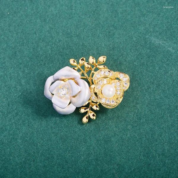 Broches franceses Vintage pequeños de dos colores Camelia moda hojas flores ramillete exquisito vestido Collar botón Pin mujer joyería
