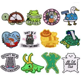 Broches Patches de série d'animaux de dessin animées drôles pour vêtements DIY broderie Applique FUSIBLE Patch Ironing Badge Sticker Kids Accessoires
