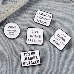 Broches Grappige Roman Quotes Emaille Pins Motivationele Copywriting Tassen Kleding Geometrie Badges Revers Pin Sieraden Cadeau Voor Vrienden