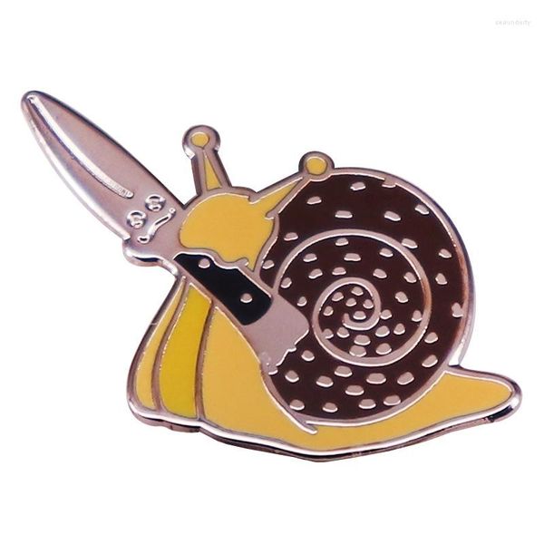 Broches Caracol divertido con un cuchillo Insignia de esmalte de metal Broche Accesorios