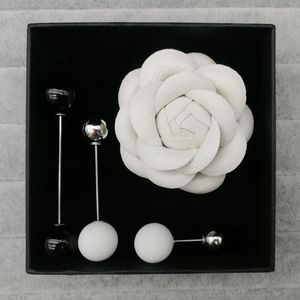 Broches filles tissu camélia fleur broche pour mariage en cuir blanc femmes perle épinglette Costume bijoux accessoires