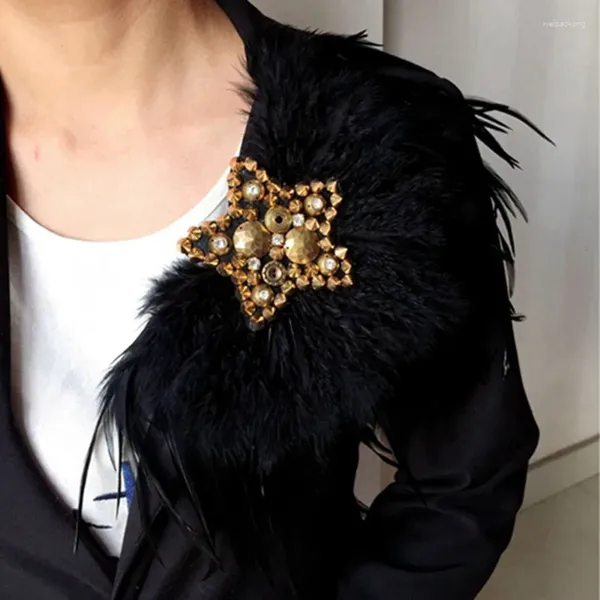 Broches à la boutonnière faites à la main, Corsage en plumes noires, broche et épingle pour costume de femme, accessoires de Banquet et de mariage, vente en gros