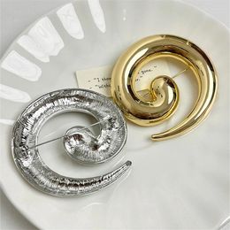 HUANZHI Vintage Vergulde Metalen Spiraal Vortex Broche Pins Voor Vrouwen Meisjes Match Pak Fashion Party Verklaring Ancessories