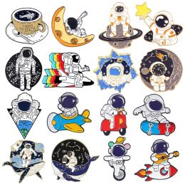 Broches necesito espacio de esmalte de esmalte astronauta personalizado cosmonaut banda broches de solapa insignia dibujos animados divertidos