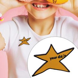 Broches de récompense d'incitation en forme d'étoile pour filles et garçons, compétitions de fête