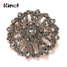 Broches Kinel 2024 Fashion Vintage Grijs Kristal Vrouwen Broche Pin Gold Plating Arabesque Strass Turkse Revers Sjaal Broches