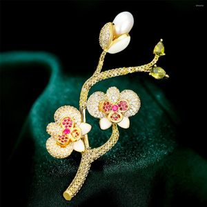Broches coréenne élégante Zircon atmosphère fleur de prunier broche pour femmes perle naturelle fleur mode manteau broche vêtements accessori