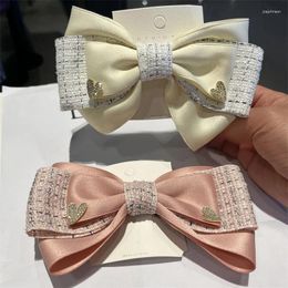 Broches en tissu coréen, nœud d'art en forme de cœur en cristal, cravate de Style collégial, épingles de col de chemise, accessoires de bijoux élégants