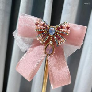 Broches en tissu coréen pour femmes, nœud papillon en perles de cristal, épingles à col de chemise de Style collégial, accessoires de bijoux de luxe