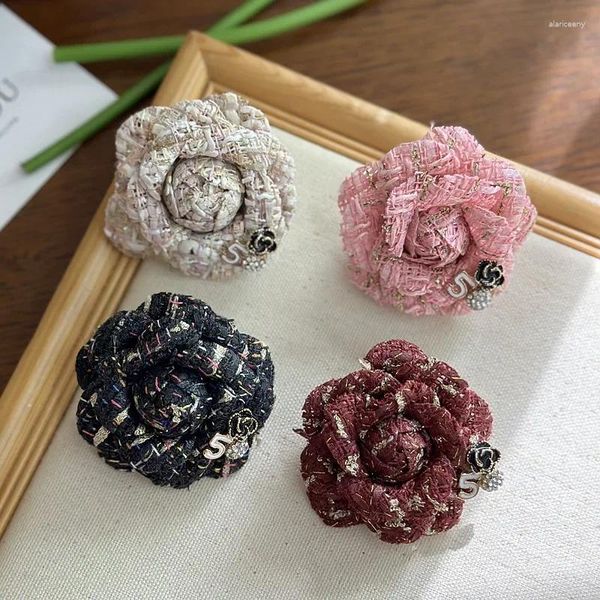 Broches camélia en tissu coréen pour femmes, mode fleur faite à la main, épingles à revers, vêtements élégants, accessoires bijoux, Corsage