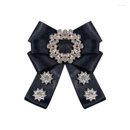 Broches de tela de cinta coreana, pajarita, alfileres de flores de diamantes de imitación brillantes, camisa de estilo británico a la moda, ramillete, joyería para fiesta de boda