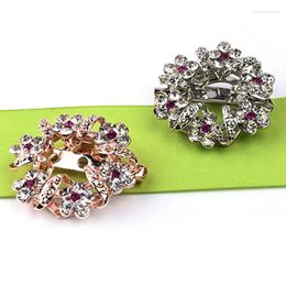 Broches style coréen Beau ringestion cristalline Pins de dossiers de fleurs de mode pour lady accessoires Conception de bijoux corsage