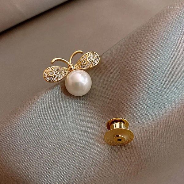 Broches Lady Creative Pearl Bee Brooch costumes épingles habillées simples cadeau d'élégant cadeau de papillon