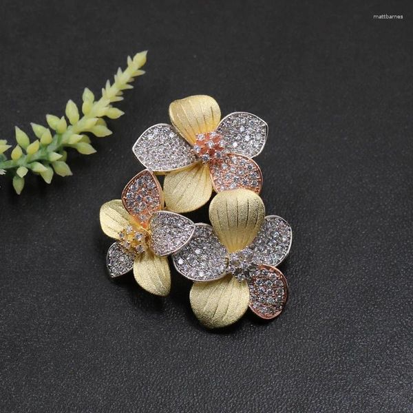 Broches lanières bijoux de mode-vente de luxe conception originale fleur broche pendentif pour fiançailles mariage Micro pavé cadeaux