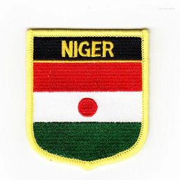 Brooches Lots 5pcs Niger Shille Shape National Flag Broidered Tactical Patch Badge Fon sur Sweet / Hook Backing 7 x 6cm