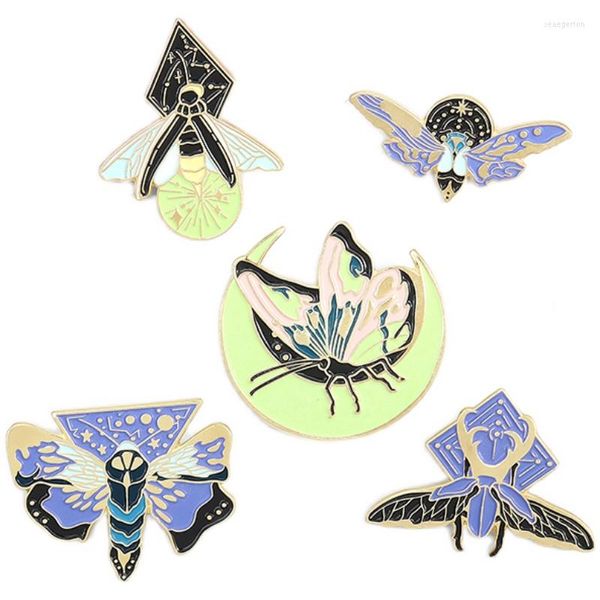 Broches lumineuses en forme d'insecte, broches papillon qui brillent dans la nuit, épingle à revers de dessin animé, Badges à boutons