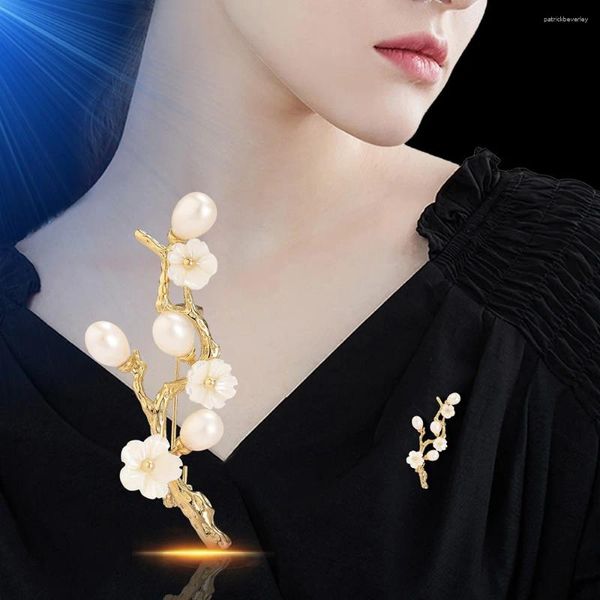 Broches luxueuses fleuries de prune broche creusée artisanat incrusté de ventes directes de corsage féminin haut de gamme perlé