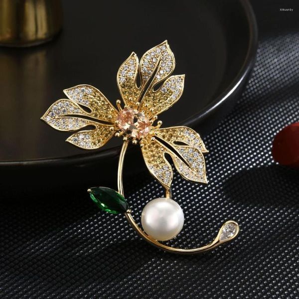 Broches luxe natural perle broche élégante fleur zircon broche et pour femmes accessoires de vêtements épingles de tempérament en gros