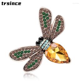 Broches Luxury Raffinement Bee Brooch Pin Crystal Insect For Women Fashion Rhinestone épingles Clip de vêtements