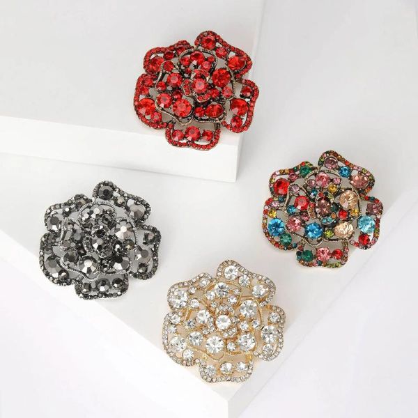 Broches Vintage de lujo, broche de flor rosa ahuecado, Pin de diamantes de imitación, accesorios de ropa de aleación, joyería para fiesta y boda, regalo