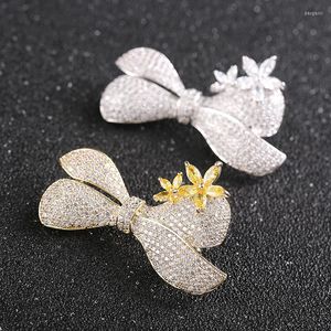 Broches de lujo blanco amarillo circón cristal Bowknot flor para Mujer chica dulce broche de diamantes de imitación Pin joyería Regalos Para Mujer