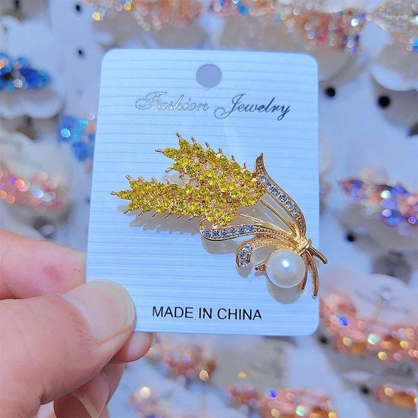Broches de luxe Zircon blé oreille broche pour femmes brillant strass papillon fleur anti-dérapant boucle costume collier personnalisé bijoux