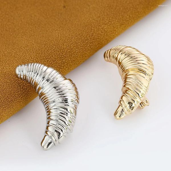 Broches en métal créatif Croissant broche Style coréen modèle bijoux pour manteau mode collier broche décor sac à dos Badge