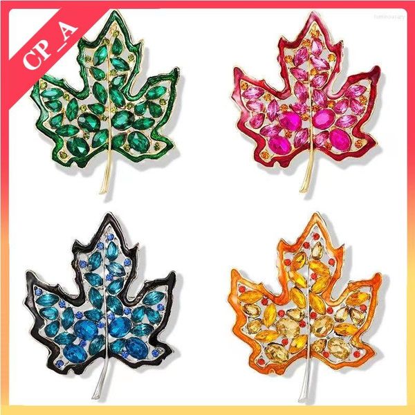 Broches de arce de piedras preciosas grandes multicolores, joyería de diamantes de imitación verdes y rojas, Pin de moda, hermoso regalo de boda, accesorios para mujer