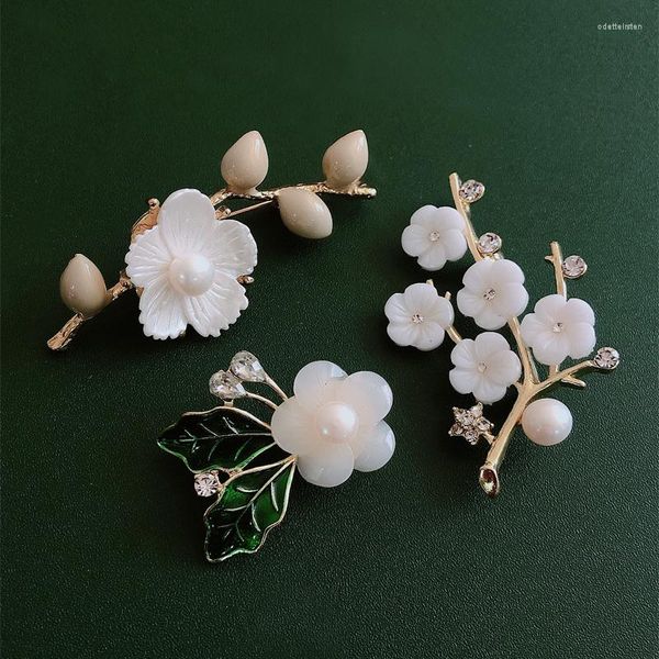 Broches Muylinda perle d'eau douce Baroque fleur de prunier broche femmes bijoux fleur broches Clips pour écharpe vêtements robe ami cadeau