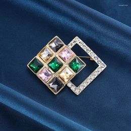 Broches ajourées géométriques carrées, haut de gamme, pour costume de Banquet, robe, Corsage, bijoux de luxe, accessoires, épingles en cristal rétro