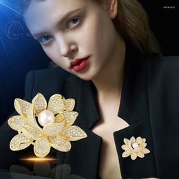 Brooches Pearl Rhingestone Lotus Brooch High-Und Design sens Corsage Niche Small Fragance Pin