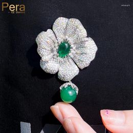 Broches Pera Élégant micro-incrusté Green Cubic Zirconia Five-Leaf Brooch épingles femme de luxe de luxe Cadeaux de mariage accessoires C019