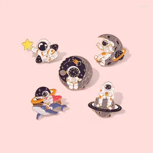 Brooches Pin Club |Space Galaxy Astronaut Series Whale Whale Star Moon Rocket Bijoux de la mode Gift Metal Badge Badge Wholesale