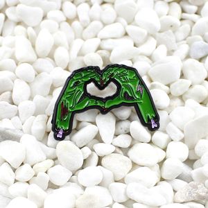 Broches pour femmes et hommes, Vintage, couleur verte, doigt de main, amour, badge et épingles drôles pour robe, tissus, sacs, décor, mignon, bijoux en métal émaillé, cadeau pour amis, vente en gros