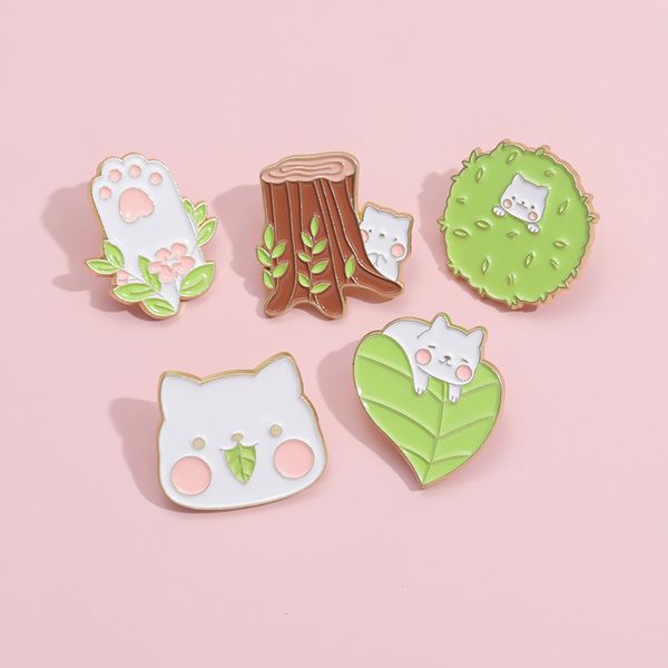 Broches broches pour femmes mode chat dessin animé feuille drôle Badge pour robe chiffons sacs décor mignon émail métal bijoux en gros