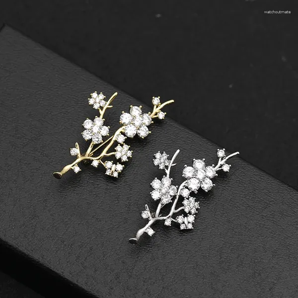 Jolies broches en cuivre en forme de fleur de prunier, épingles à revers éblouissantes en Zircon pavé de fleurs en laiton pour amis, Ie