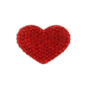 Broches Red Color Ridestone Heart for Women Delicate Cooper Corsage Pin Ladies Holiday Gifts Dress Accessoires Classic Sieraden