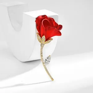 Broches Red Rose Flower Brooch Romantic Enamel Bouquet Circón Valentín Regalo 2024 Joyería de decoración de abrigos para mujeres