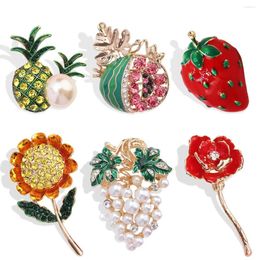 Broches de diamantes de imitación esmalte planta fruta broche granada perla flor uva piña mujeres insignia bufanda traje joyería