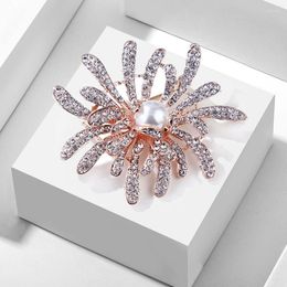 Brooches Fleur de perle en strass pour femmes Luxury Shining Crystal Floral Tings Bijouts de banquet