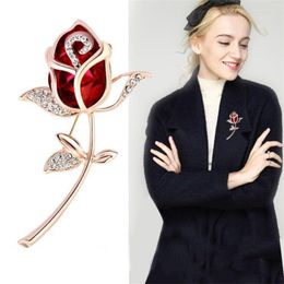 Les roses de broches sont des accessoires de vêtements Brooch Pin de broche exquis nobles et élégants