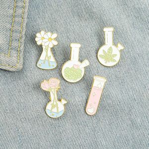 Broches, Pin de ciencia, pines esmaltados de laboratorio, matraz personalizado, broche de tubo de prueba, insignia para solapa, bolso, regalo de joyería de científico de dibujos animados para niños y amigos