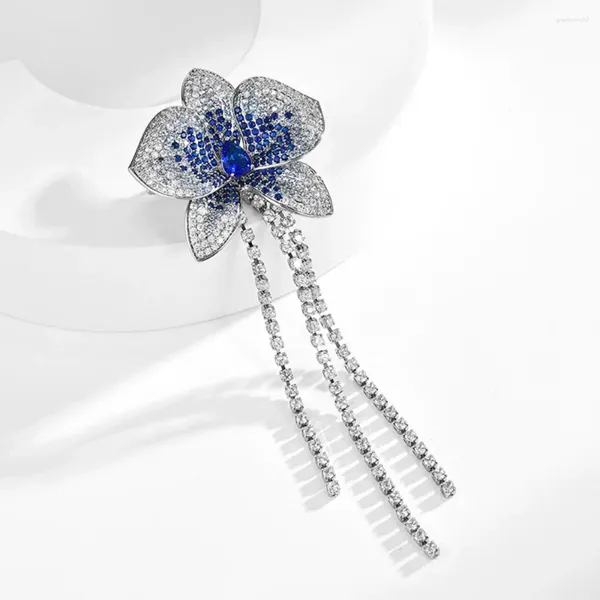 Broches brillant la broche de fleur bleu cristal de luxe pour femmes Tempérament longs glands rétro Banquet de mariage féminin