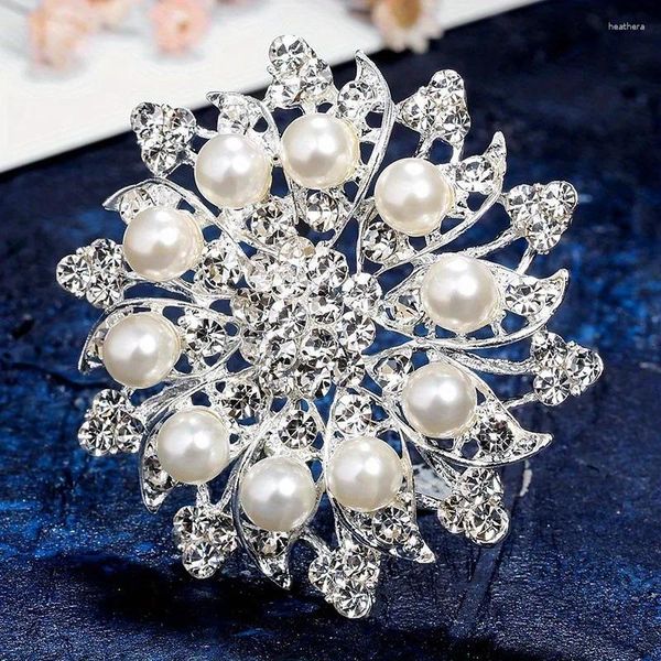 Broches simples strass de perle de perle creux broch metal veste de fleur accessoires de luxe cadeau bijoux pour femmes