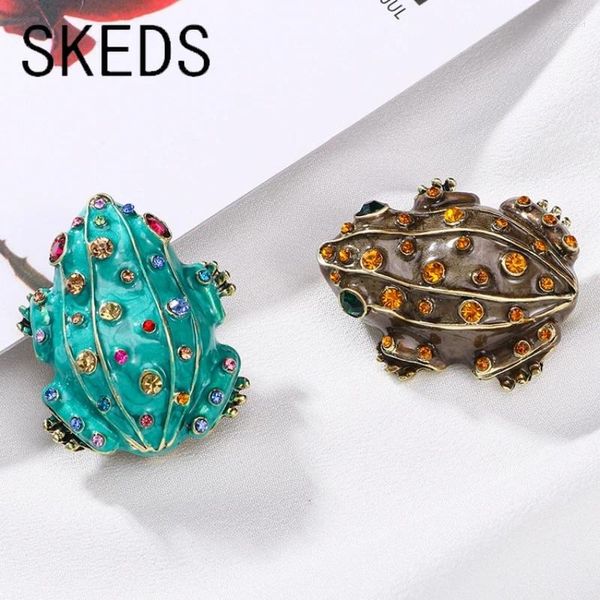 Brooches Skets Vintage Middle Design Crystal Frog Email For Women Men Elegant Classic Baroque Style Suit Badges Coat Badges