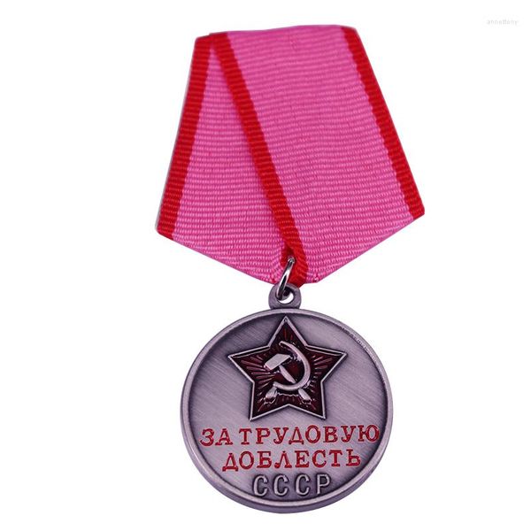 Broches Medalla de jubilado del trabajo soviético Insignia CCCP Estrella roja Esmalte Pin Retro Honor Collar Broche Comunismo Pins Joyería