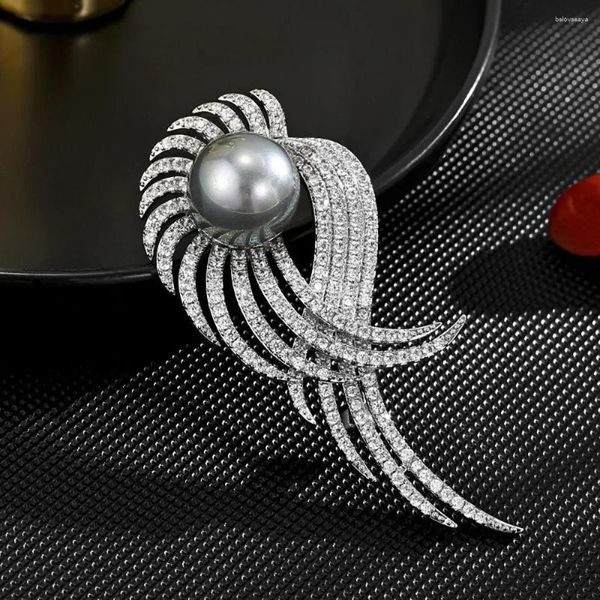 Broches étincelantes Luxury Rhinaistone Feather Pin pour femmes Colliers de paillettes décor