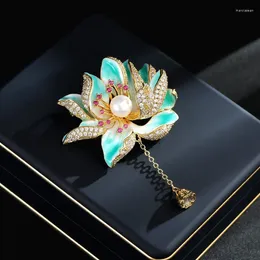 Broches suyu lotus chino perla simulada como cobre cúbico circonio broche abrigo para mujeres cheongsam delicado alfiler