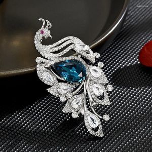 Broches Suyu Hiver Elegant Peacock Design Brooch for Women Luxurious Exquis et Cadeaux de vacances polyvalents