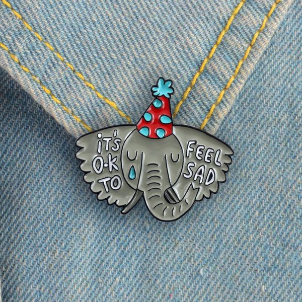 Broches El broche de elefante con lágrimas está lleno de sentimientos tristes y expresa el estado de ánimo de pensar en su familia